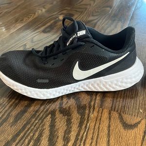 Womens Nike size 9 works a handful of times